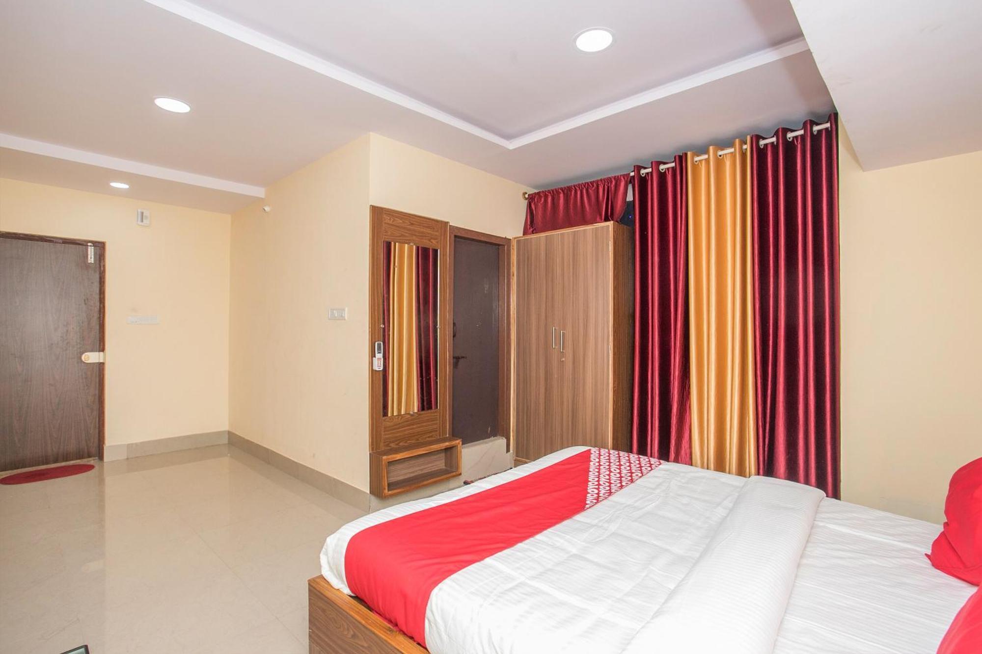 Hotel O Om Sai Residency Chik Banavar Bagian luar foto